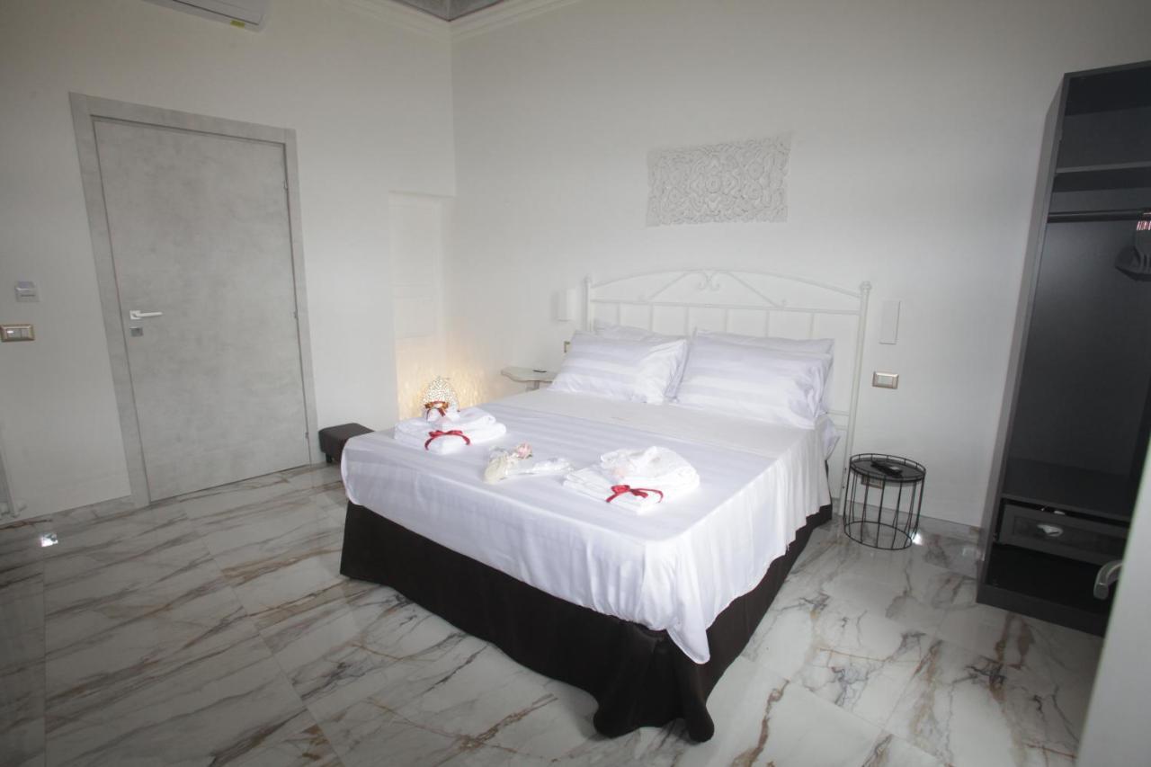 Bed and Breakfast La Dimora Di Re Idomeneo Лечче Экстерьер фото